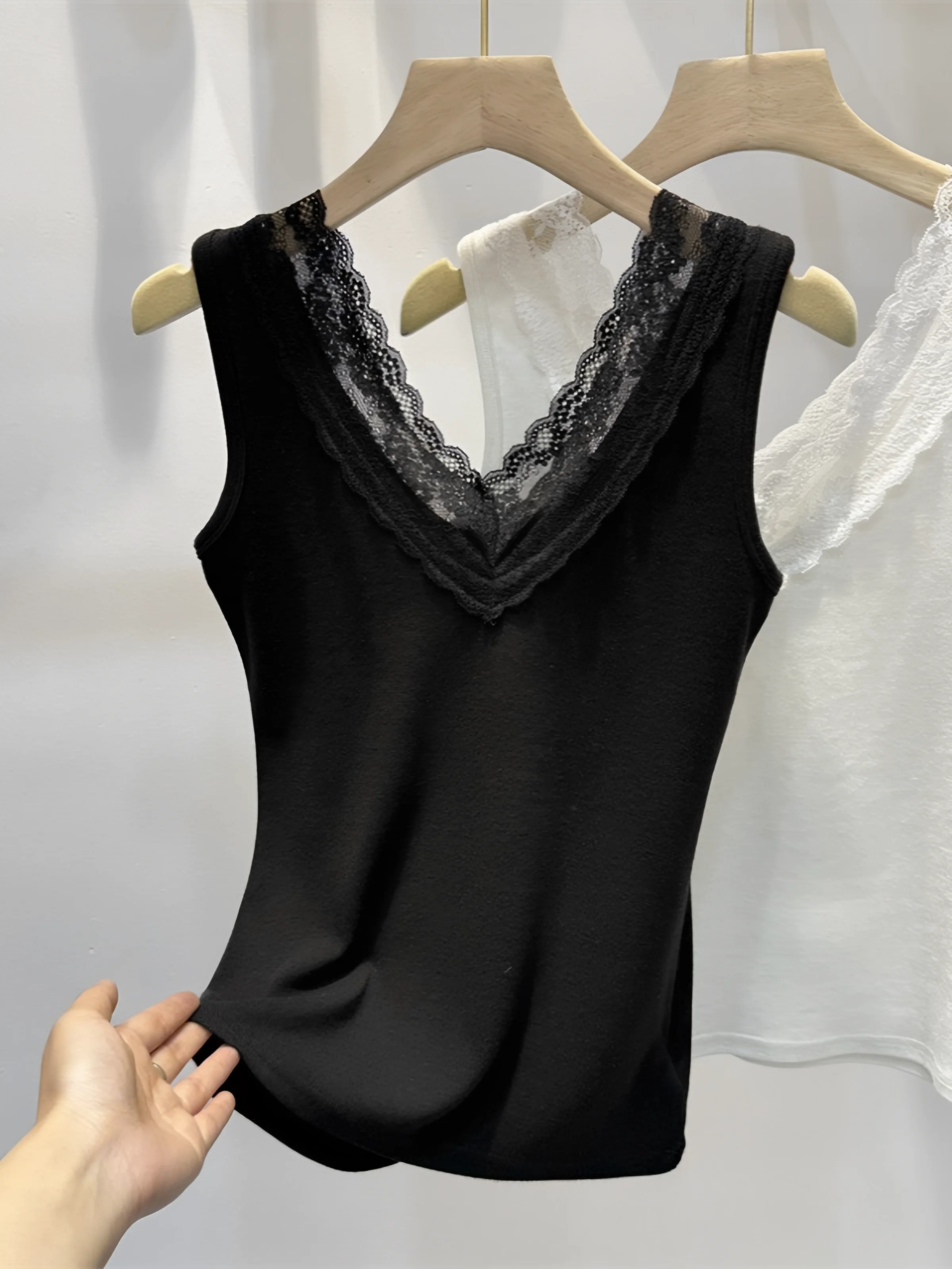Women's Lace V-neck Strapless Tank Top 95% Cotton Sleeveless Summer New Style plus Size Slim Fit Base Shirt Inner Wear Outerwear
Women's Lace V-neck Strapless Tank Top 95% Cotton Sleeveless Summer New Style plus Size Slim Fit Base Shirt Inner Wear Outerwear
