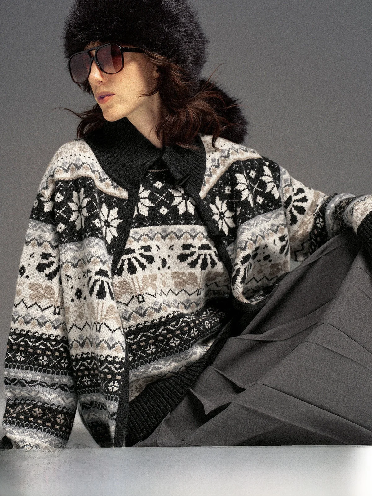 Dragon Face Flower Woolen High Collar Fair Isle Knitted Sweater Embroidered round Ne Long Sve Women's Cardigan Sweater
Dragon Face Flower Woolen High Collar Fair Isle Knitted Sweater Embroidered round Ne Long Sve Women's Cardigan Sweater