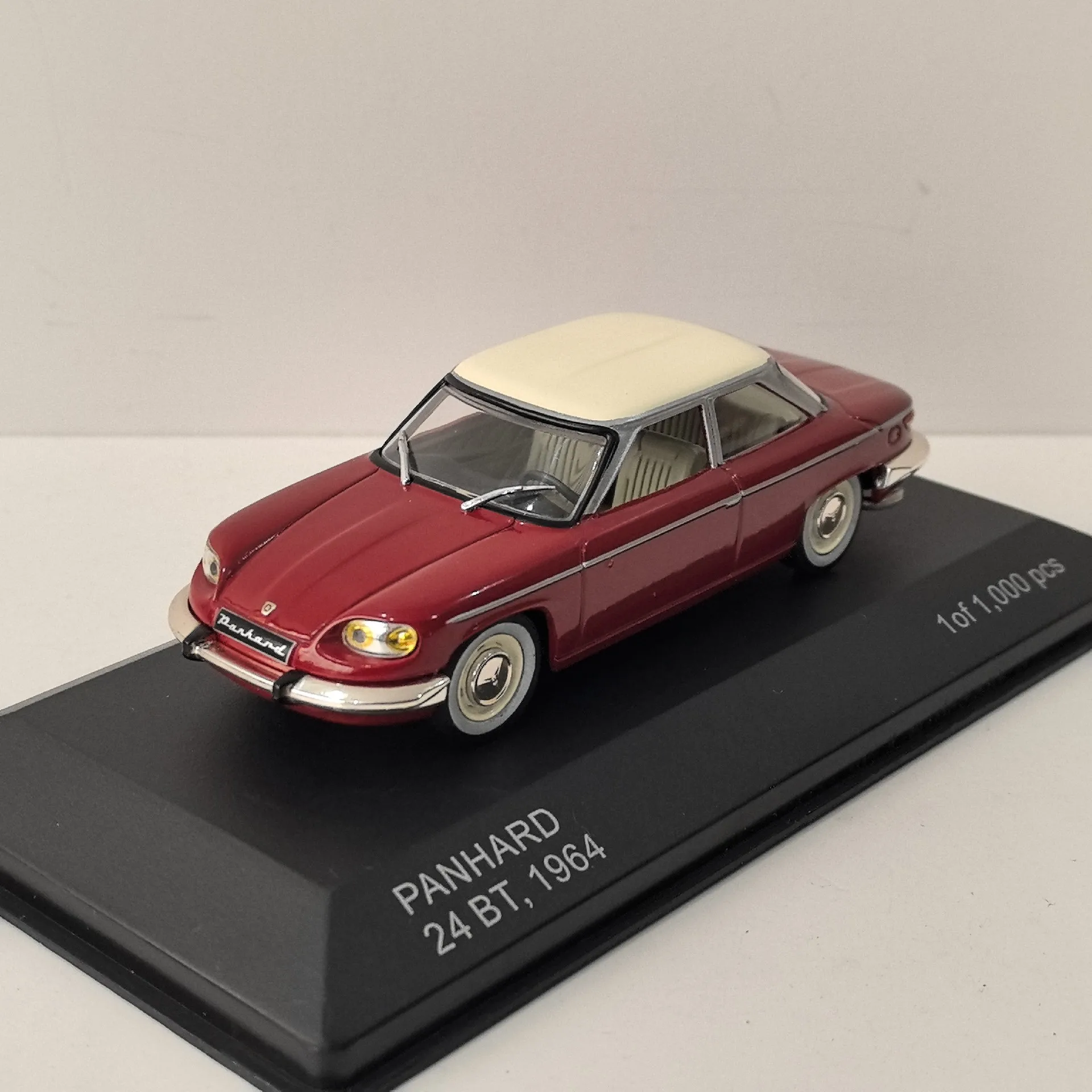 Diecast WHITEBOX 1/43 Scale PANHARD 24 BT 1964 Alloy Car Model Collectible Toy Gift Souvenir Display Ornament
Diecast WHITEBOX 1/43 Scale PANHARD 24 BT 1964 Alloy Car Model Collectible Toy Gift Souvenir Display Ornament