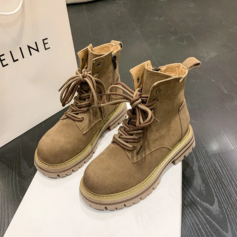 Spring and Autumn New Thin Inner Booster Boots Women Breathable Locomotive Desert Boots Platform Ankle Boots
Spring and Autumn New Thin Inner Booster Boots Women Breathable Locomotive Desert Boots Platform Ankle Boots