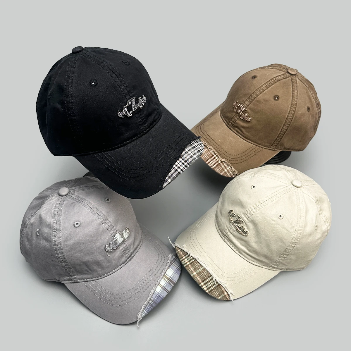 Retro Personal Plaid Patchwork Letters Baseball Hats New Men Women Sunshade Street Versatile Niche Fashion Casual Peaked Caps
Retro Personal Plaid Patchwork Letters Baseball Hats New Men Women Sunshade Street Versatile Niche Fashion Casual Peaked Caps