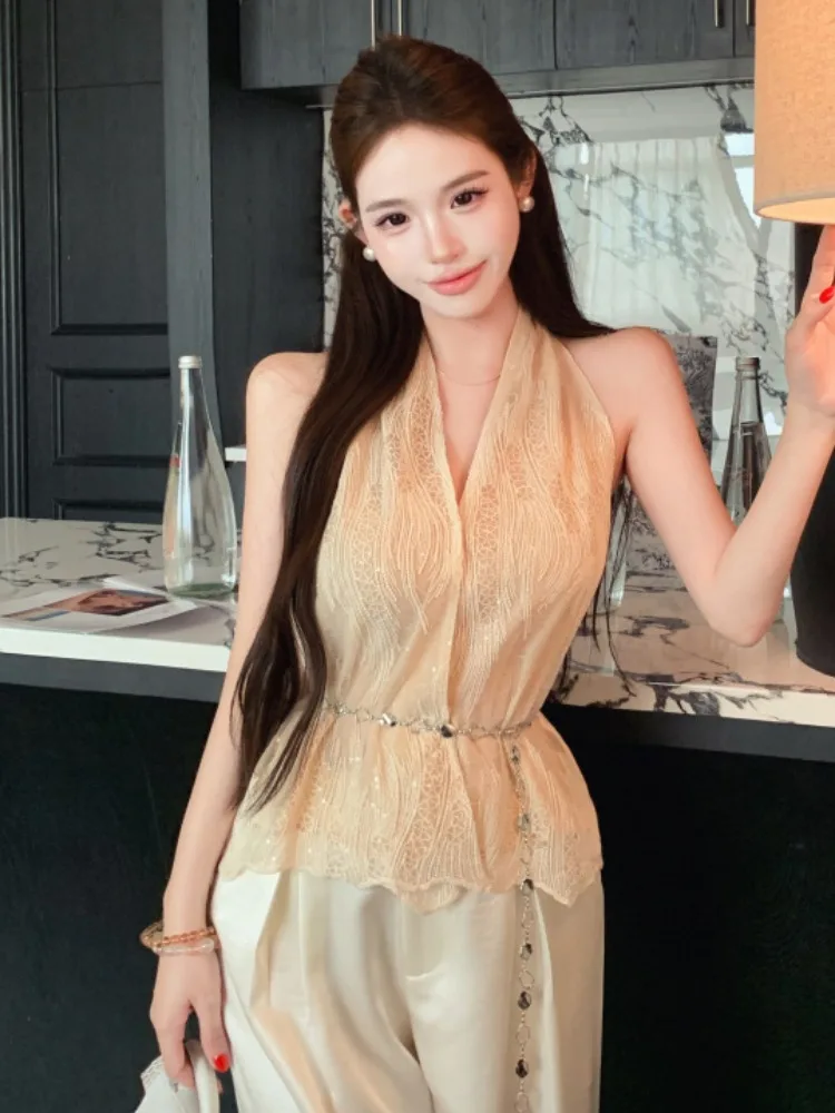 Elegant Hollow out Slimming Top Princess Style Summer Sleeveless Vest for Women High Waist Belted Splice Design Casual Wear
Elegant Hollow out Slimming Top Princess Style Summer Sleeveless Vest for Women High Waist Belted Splice Design Casual Wear