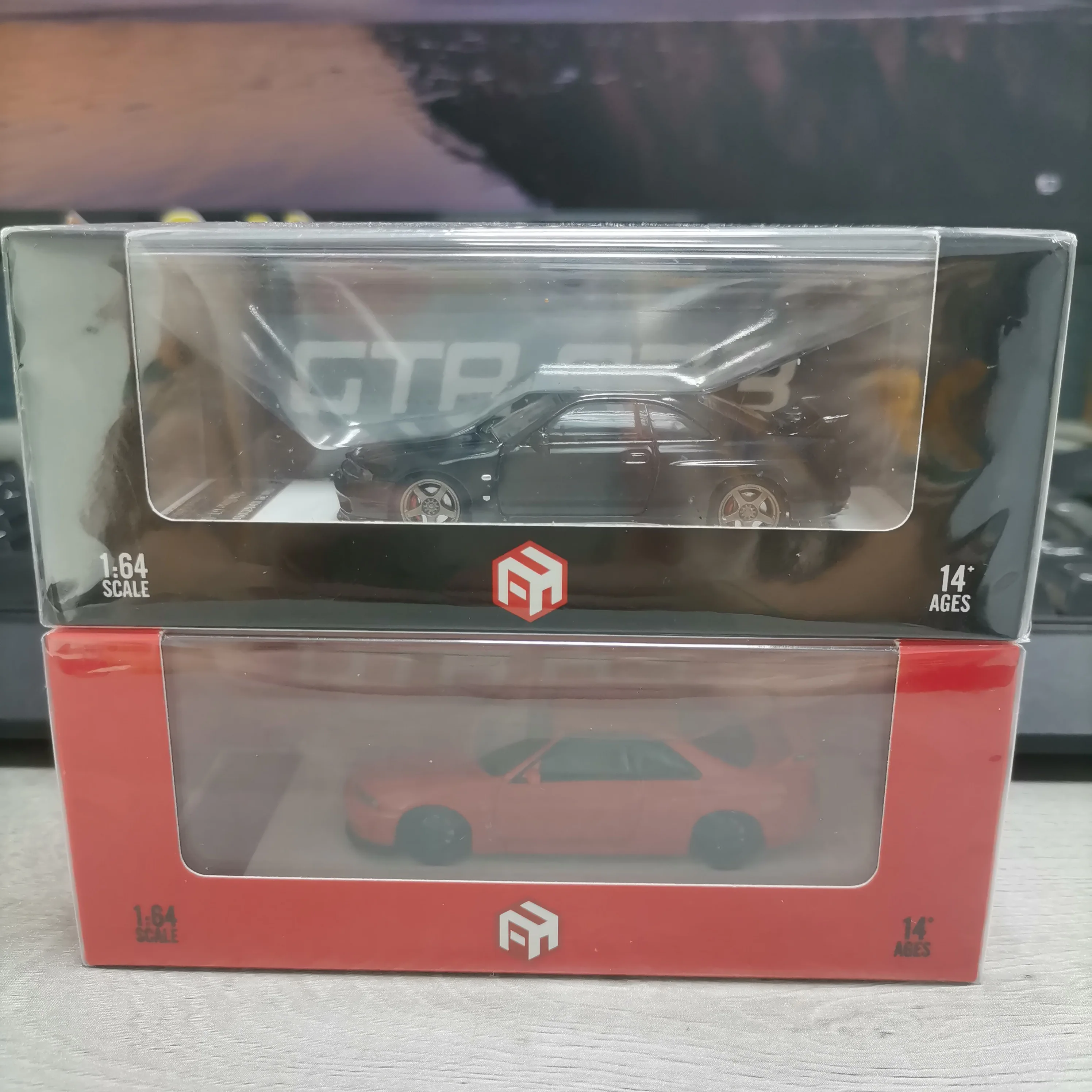 FH 1:64 Nissan Skyline GTR R33 BCNR33 Open Hood Simulation Diecast Car Model Small scale model Collection
FH 1:64 Nissan Skyline GTR R33 BCNR33 Open Hood Simulation Diecast Car Model Small scale model Collection