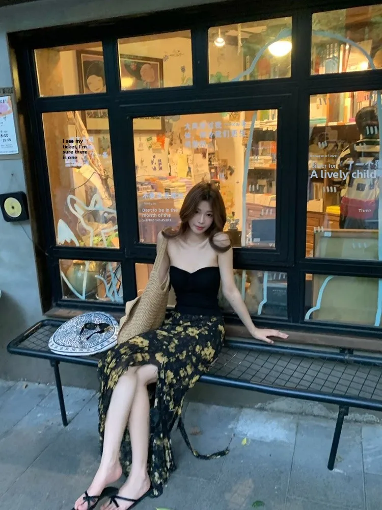 Elegant Floral Print Long Skirt Women's High Waist A-Line Midi Skirt Summer Sexy Style Pleated Split Design Casual Wear
Elegant Floral Print Long Skirt Women's High Waist A-Line Midi Skirt Summer Sexy Style Pleated Split Design Casual Wear