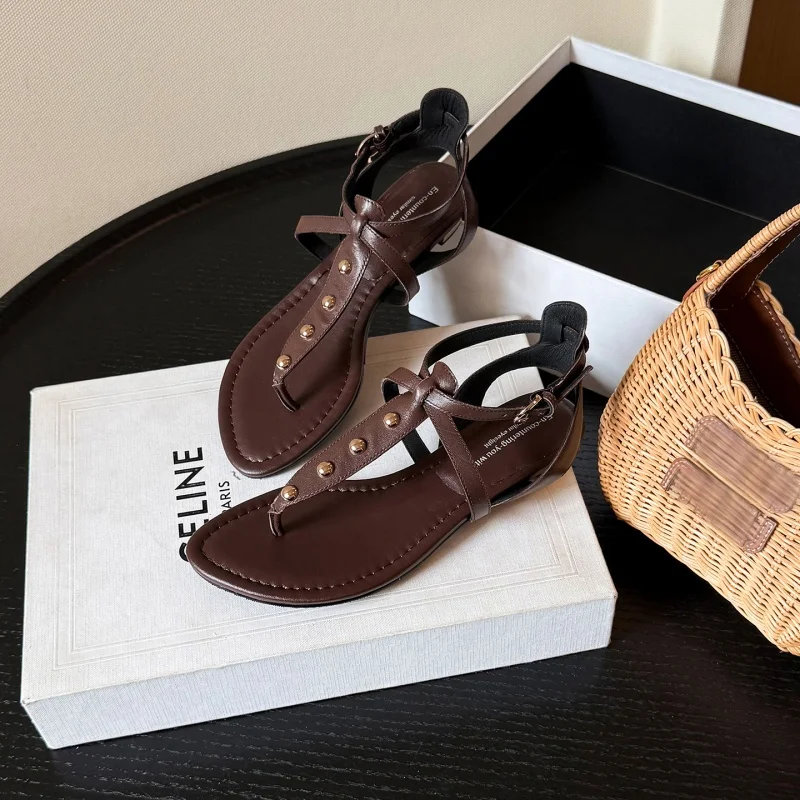 MKKHOU Fashion Sandals New High Quality Genuine Leather Pointed Rivet Flip Sandals Low Heel Sandals Summer Shoes Women
MKKHOU Fashion Sandals New High Quality Genuine Leather Pointed Rivet Flip Sandals Low Heel Sandals Summer Shoes Women