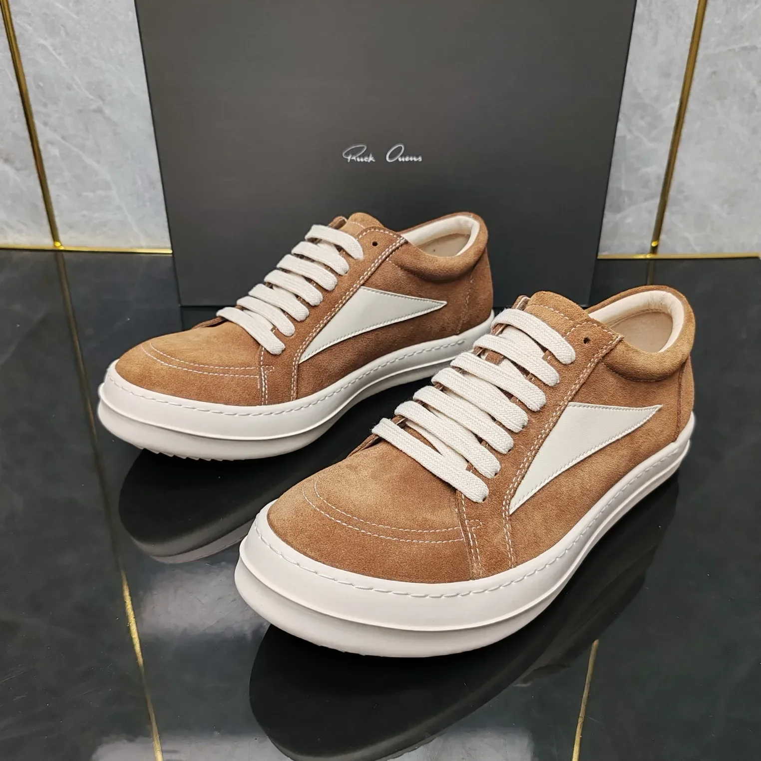 Rick shoes classic khaki triangle canvas shoes cowhide suede casual shoes Joker low-cut couple shoes.
Rick shoes classic khaki triangle canvas shoes cowhide suede casual shoes Joker low-cut couple shoes.
