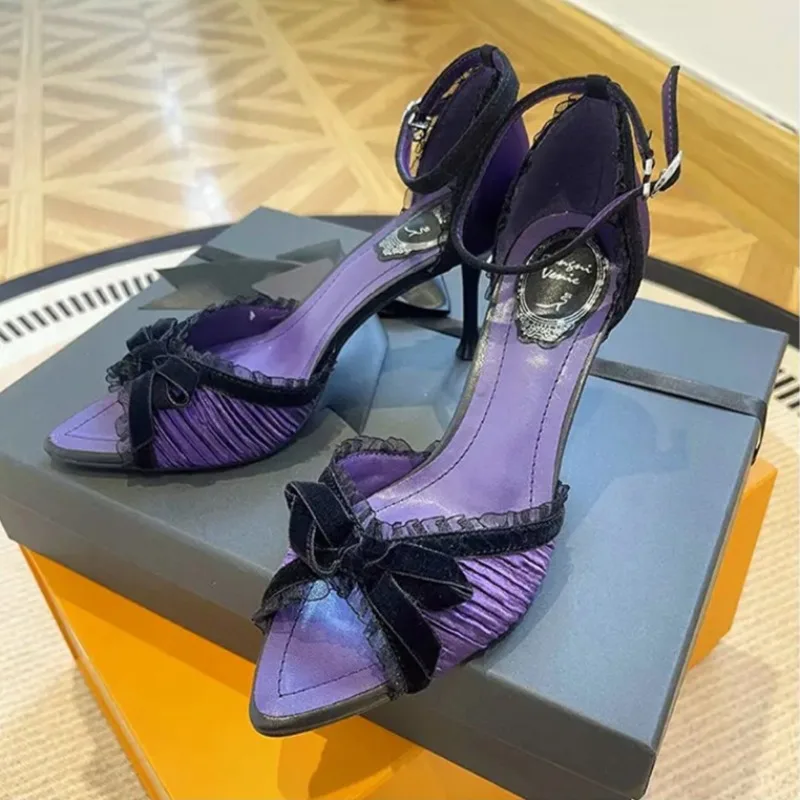 Women Sandals Temperament Pointed End One Word Button Fish Mouth Sandals French Style Bow Lace Edged Banquet Party Dress Sandals
Women Sandals Temperament Pointed End One Word Button Fish Mouth Sandals French Style Bow Lace Edged Banquet Party Dress Sandals