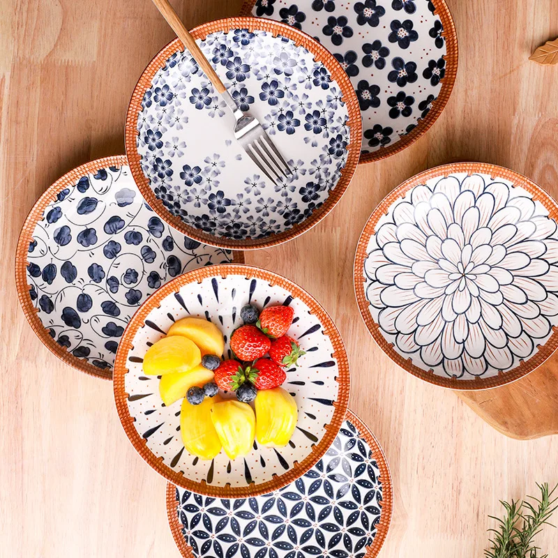 Retro ceramics dishes and plates fired at high temperatures are suitable for microwave ovens and dishwashers
Retro ceramics dishes and plates fired at high temperatures are suitable for microwave ovens and dishwashers