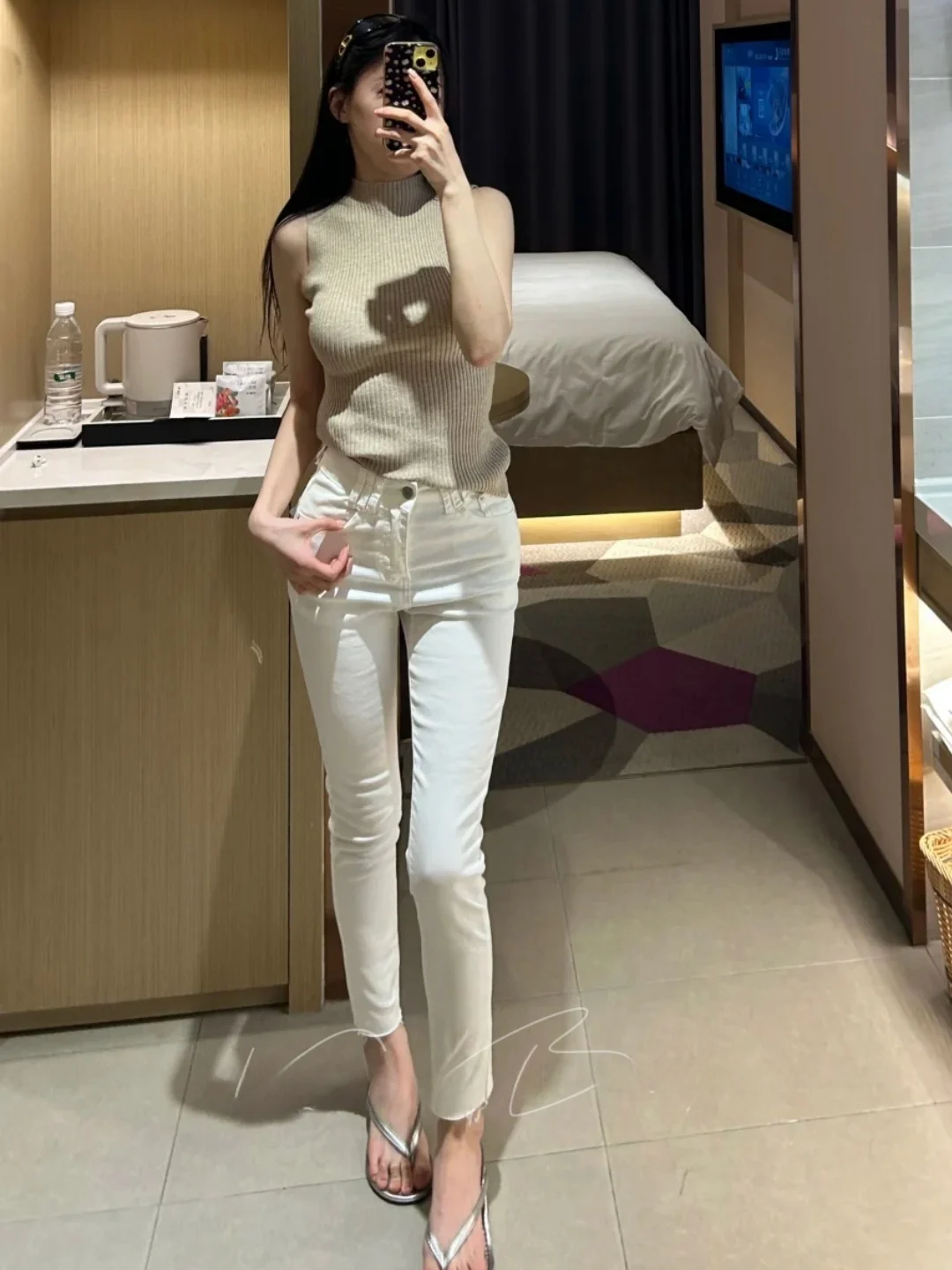 High Waist Elastic Slimming Denim Pants Korean Style Pure Color Versatile Butt Lifting Pencil Nine Point Pants
High Waist Elastic Slimming Denim Pants Korean Style Pure Color Versatile Butt Lifting Pencil Nine Point Pants