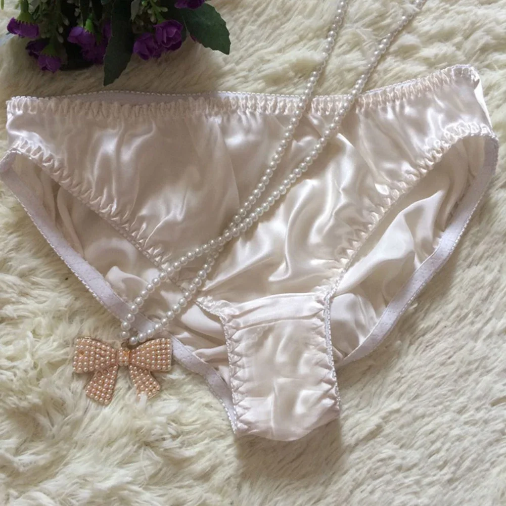 Women Silk Panties Breathable Sexy Shiny Solid Underwear Soft Seamless Briefs Girls Underwear Temptation Ladies Underpants
Women Silk Panties Breathable Sexy Shiny Solid Underwear Soft Seamless Briefs Girls Underwear Temptation Ladies Underpants
