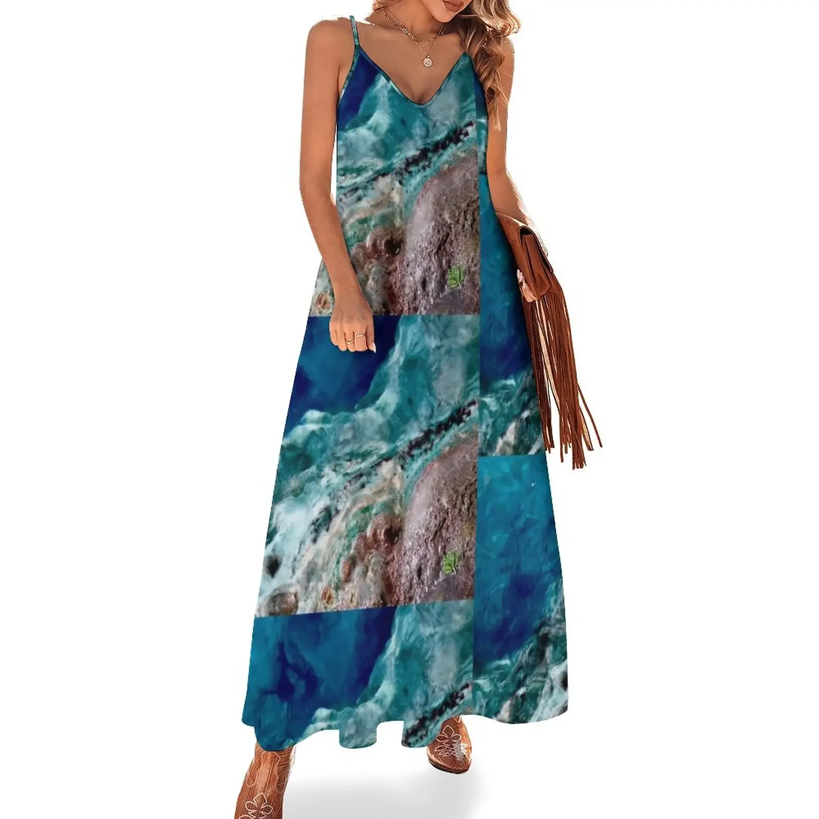 The lone leaf Sleeveless Dress women's elegant loose dresses women's summer dresses 2025
The lone leaf Sleeveless Dress women's elegant loose dresses women's summer dresses 2025