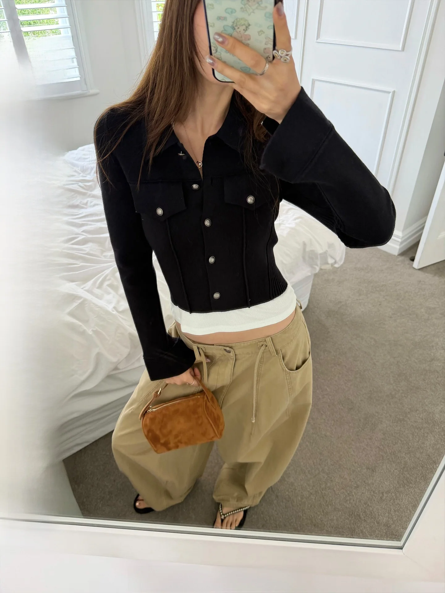Ranwear Vintage Aesthetic Neck Metal Buckle Slim Fit Short Knitted Open Cardigan Top Women's Fashion Commute Style Polye...
Ranwear Vintage Aesthetic Neck Metal Buckle Slim Fit Short Knitted Open Cardigan Top Women's Fashion Commute Style Polye...