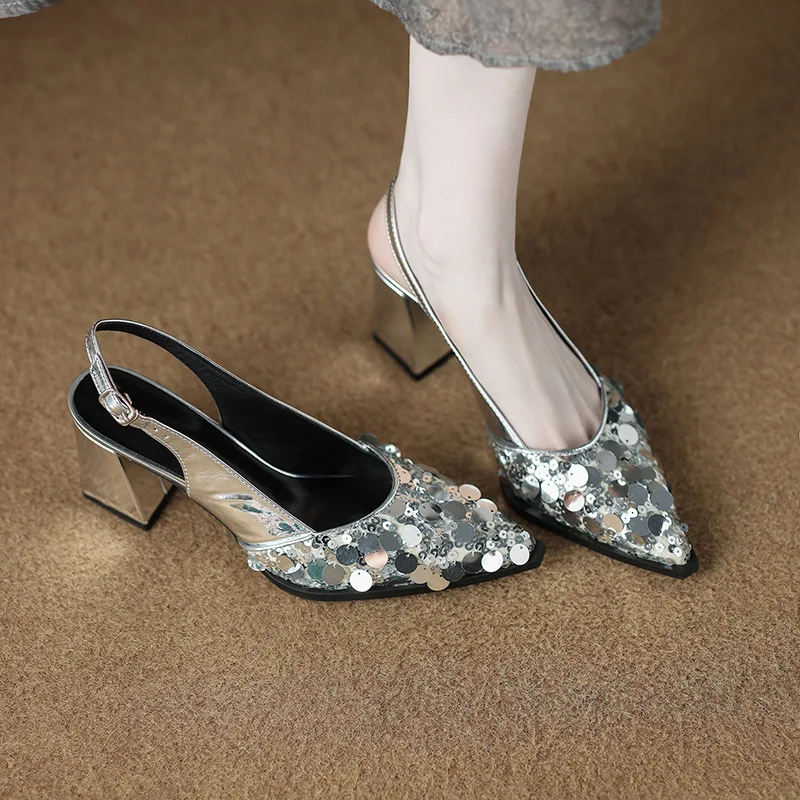 Сандалии Baotou с блестками, женская летняя верхняя одежда, новые модные туфли с острым носком во французском темпераменте на массивном высоком каблуке
Сандалии Baotou с блестками, женская летняя верхняя одежда, новые модные туфли с острым носком во французском темпераменте на массивном высоком каблуке