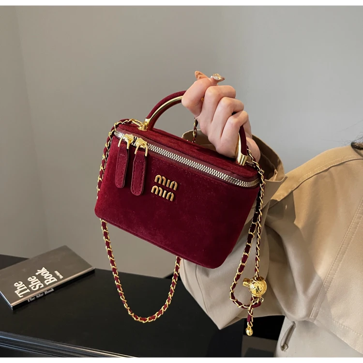 Hot Frosted Women's Handbags Mini Square Bags Lipstick Cosmetics Packs Handbags and Purse Ladies Niche Shoulder Crossbody Bags
Hot Frosted Women's Handbags Mini Square Bags Lipstick Cosmetics Packs Handbags and Purse Ladies Niche Shoulder Crossbody Bags