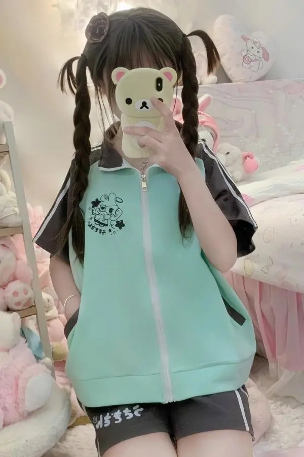 Japanese Cartoon Contrast Color Short Sleeved Zipper Cardigan + Casual Shorts Sports 2 Piece Sets Womens Outfits Y2k Suits
Japanese Cartoon Contrast Color Short Sleeved Zipper Cardigan + Casual Shorts Sports 2 Piece Sets Womens Outfits Y2k Suits