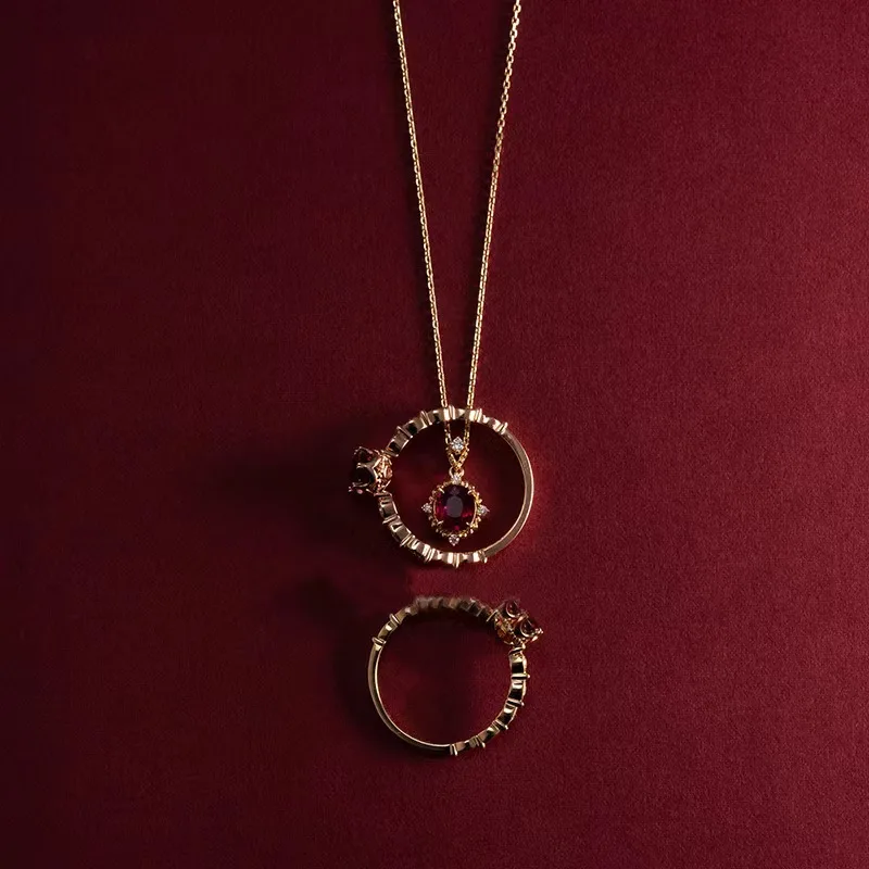 S925 Sterling Silver Electroplated 14k Red Zircon Geometric Pendant Necklace For Women Vintage luxury Birthday Gift Jewelry
S925 Sterling Silver Electroplated 14k Red Zircon Geometric Pendant Necklace For Women Vintage luxury Birthday Gift Jewelry