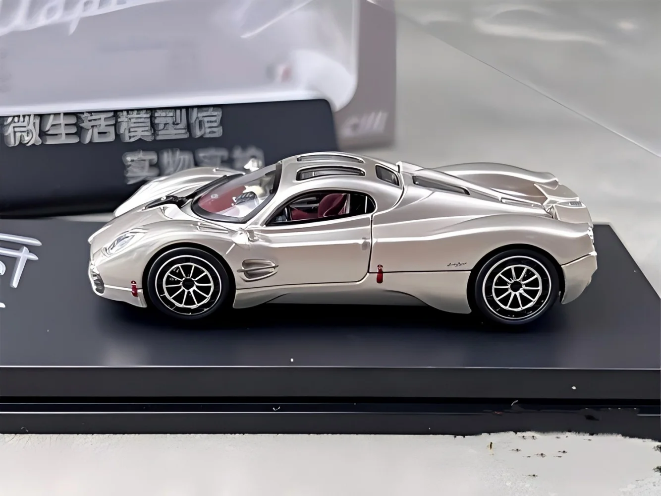 Акции Модель CM 1: 64 Utopia Шампанское Золото Цвет Литая под давлением Модель автомобиля Коллекция 2025 года Подарок
Акции Модель CM 1: 64 Utopia Шампанское Золото Цвет Литая под давлением Модель автомобиля Коллекция 2025 года Подарок