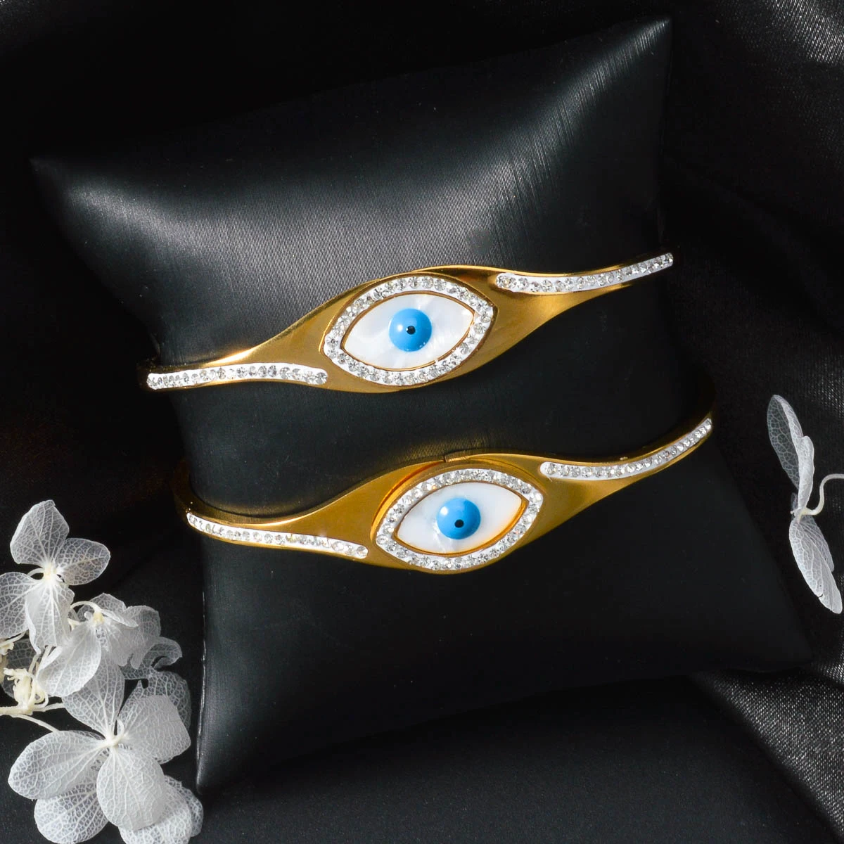 Turkish Devil Eye Bracelet Fashion Stainless Steel Hand Ring Dubai 18k Gold Plated Zirconia Jewelry Wrist Bracelet Birthday Gift
Turkish Devil Eye Bracelet Fashion Stainless Steel Hand Ring Dubai 18k Gold Plated Zirconia Jewelry Wrist Bracelet Birthday Gift