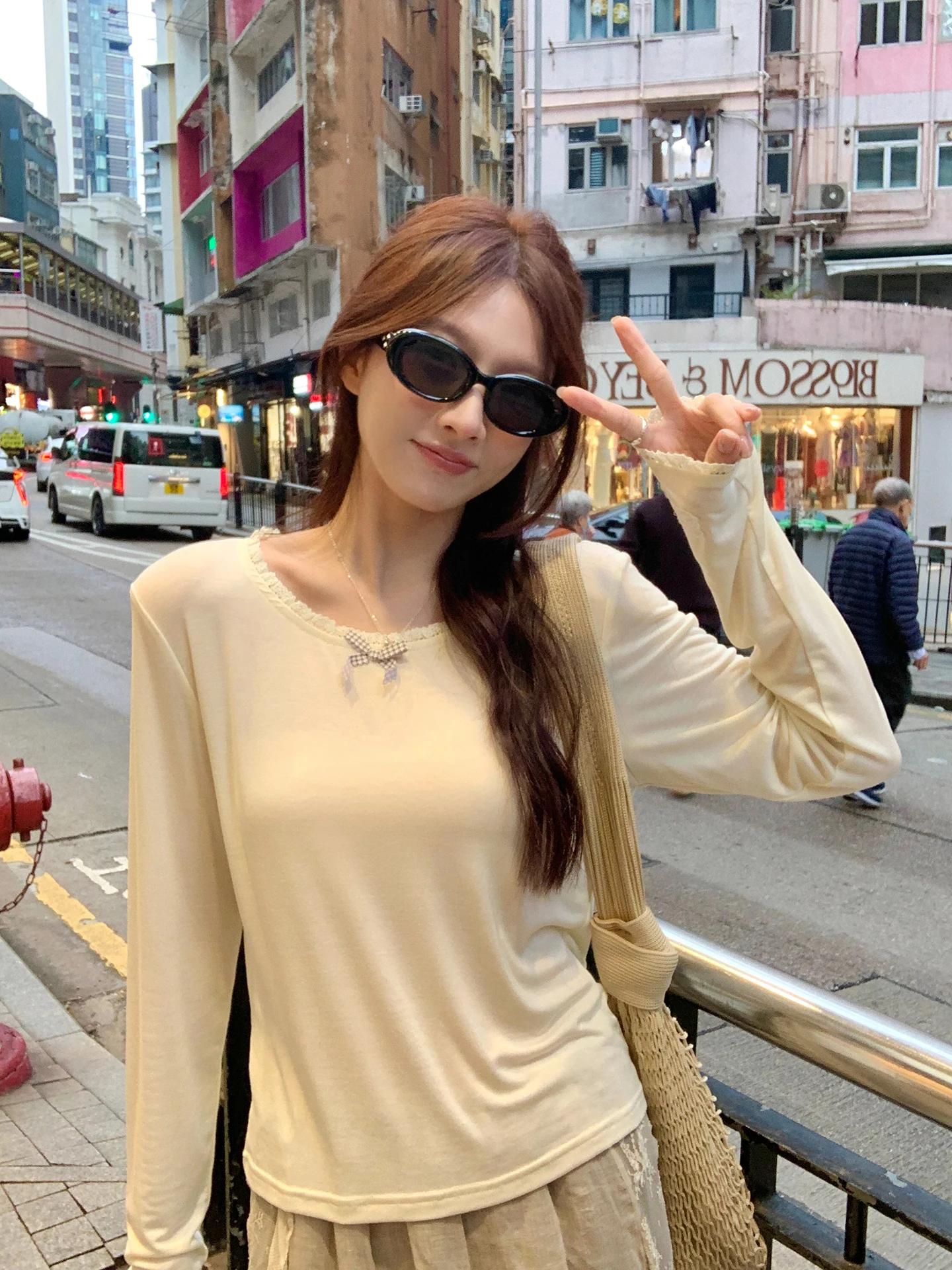 Lace Trim round Neck Long Sleeve Women's T-shirt Gentle Style Casual Design Spring Fashion Korean Loose Fit Breathable
Lace Trim round Neck Long Sleeve Women's T-shirt Gentle Style Casual Design Spring Fashion Korean Loose Fit Breathable