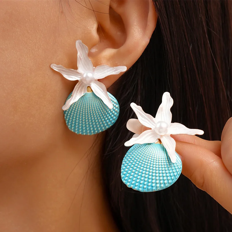 High-quality anti-allergic earrings featuring romantic and dreamy blue-and-white color contrast, fade-resistant and decorated with ocean elements. Perfect for daily wear and an exquisite holiday gift for women. Local warehouse stock.
High-quality anti-allergic earrings featuring romantic and dreamy blue-and-white color contrast, fade-resistant and decorated with ocean elements. Perfect for daily wear and an exquisite holiday gift for women. Local warehouse stock.