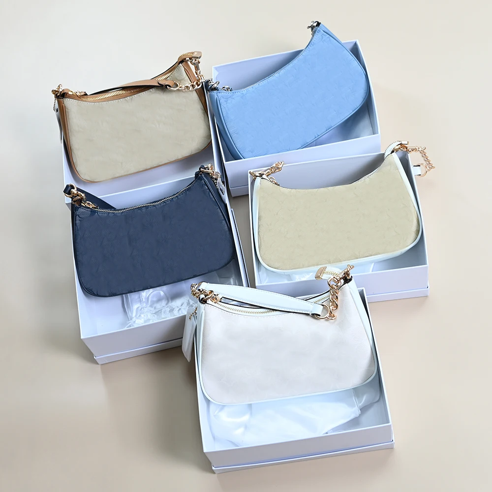 Faionable Ladies Embroidered Floral oulder Bag Versatile Handbag Underarm Bag Leather Material Zipper Closure Daily Use
Faionable Ladies Embroidered Floral oulder Bag Versatile Handbag Underarm Bag Leather Material Zipper Closure Daily Use