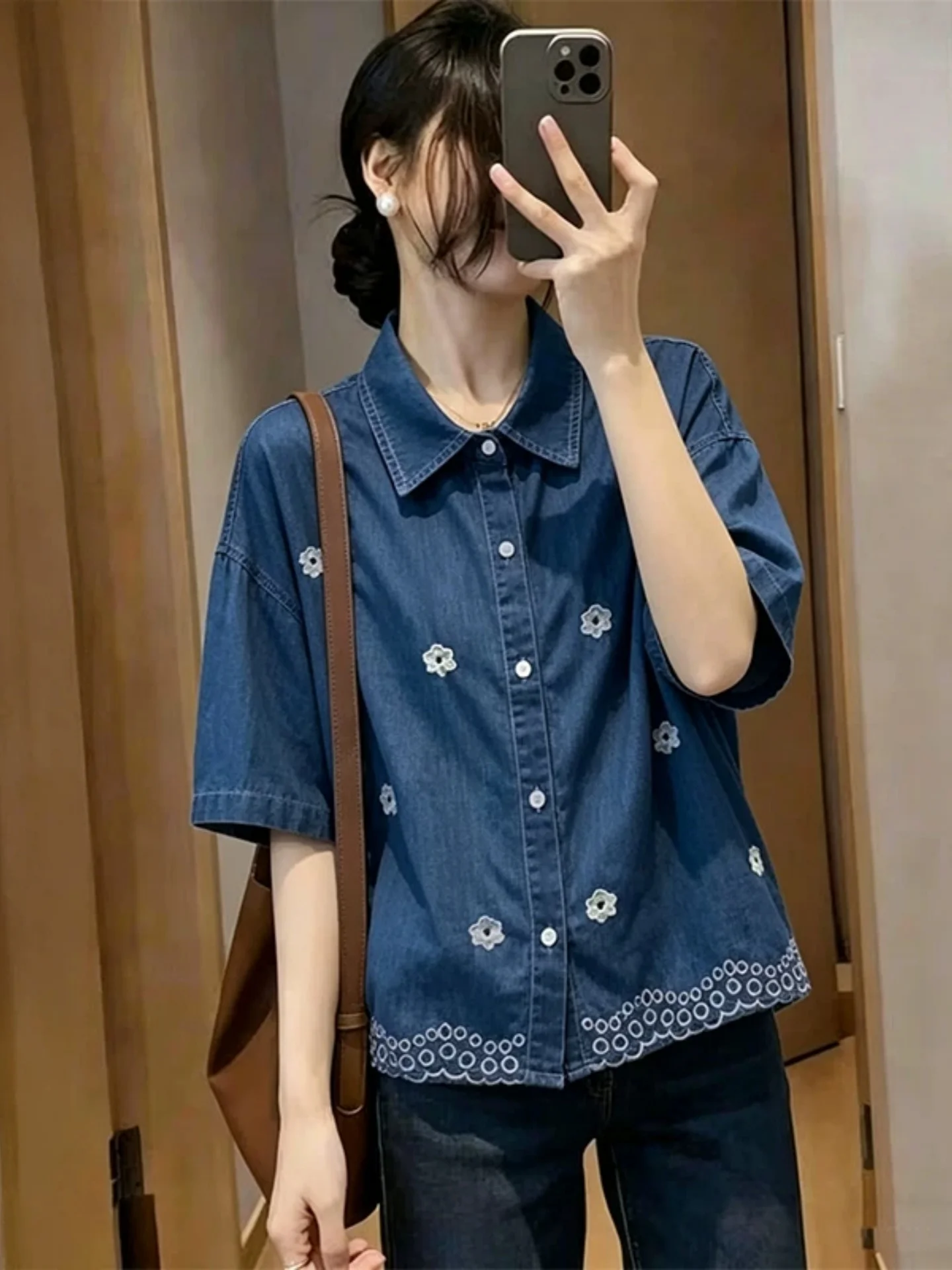 Blue Collar Short Sleeve Denim Shirt Women Summer 2026 plus Size Flattering Design Floral Embroidery Top Korean Style
Blue Collar Short Sleeve Denim Shirt Women Summer 2026 plus Size Flattering Design Floral Embroidery Top Korean Style