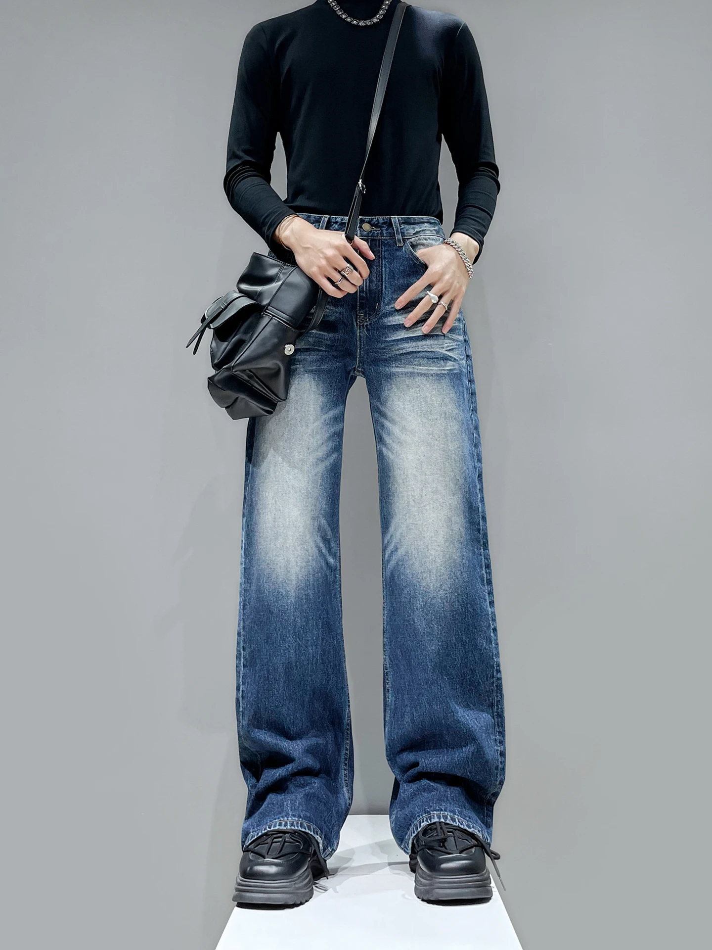 Оригинальные американские ретро-джинсы для мужчин, свободные повседневные прямые брюки в пол, молодежный тренд, осенний сезон
Оригинальные американские ретро-джинсы для мужчин, свободные повседневные прямые брюки в пол, молодежный тренд, осенний сезон