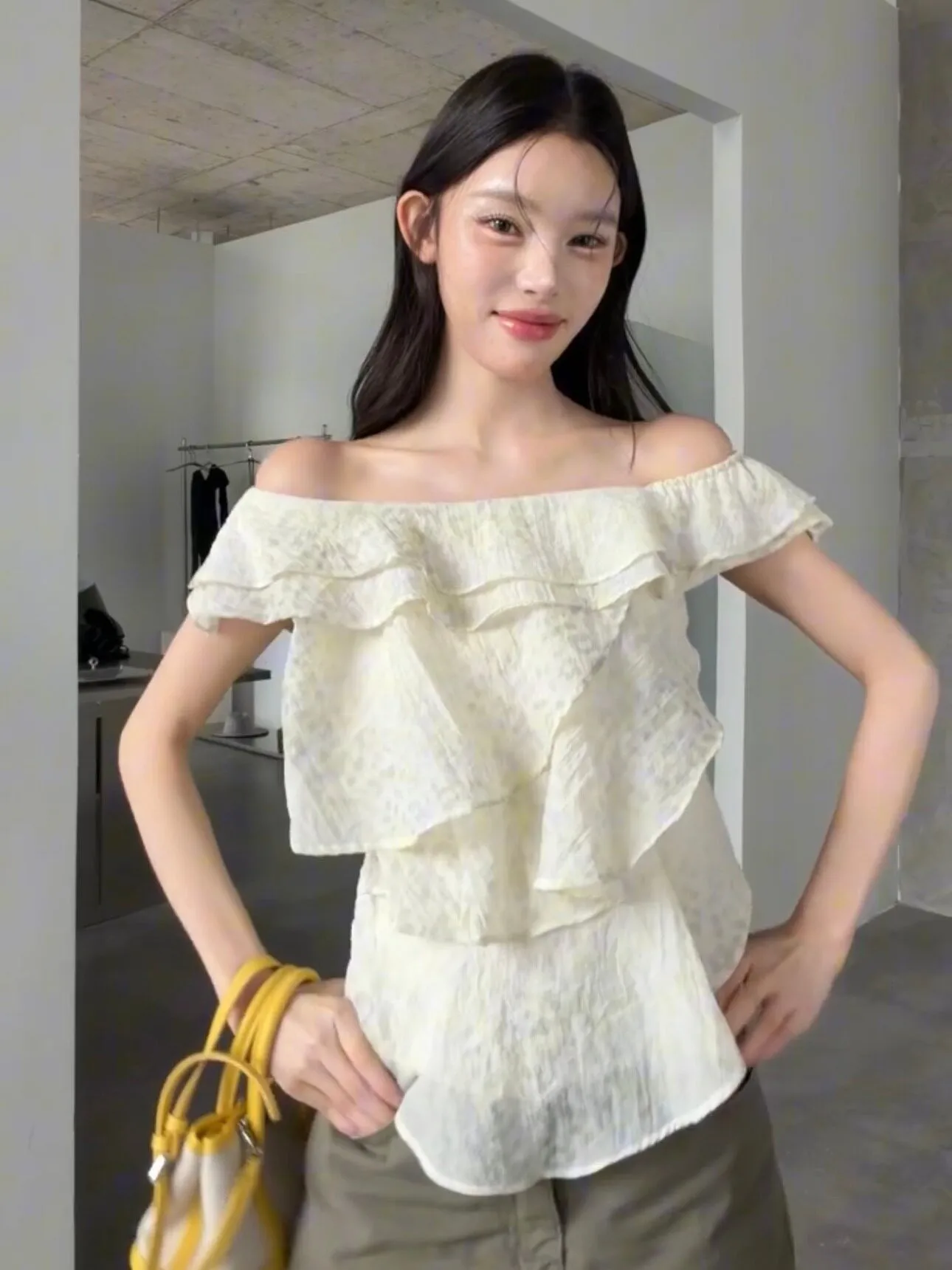 Pure Desire Sweet Lace Trim One Shoulder Shirt Women Summer New High-End Ageless Shoulder Exposure Top Korean Style Loose Fit
Pure Desire Sweet Lace Trim One Shoulder Shirt Women Summer New High-End Ageless Shoulder Exposure Top Korean Style Loose Fit