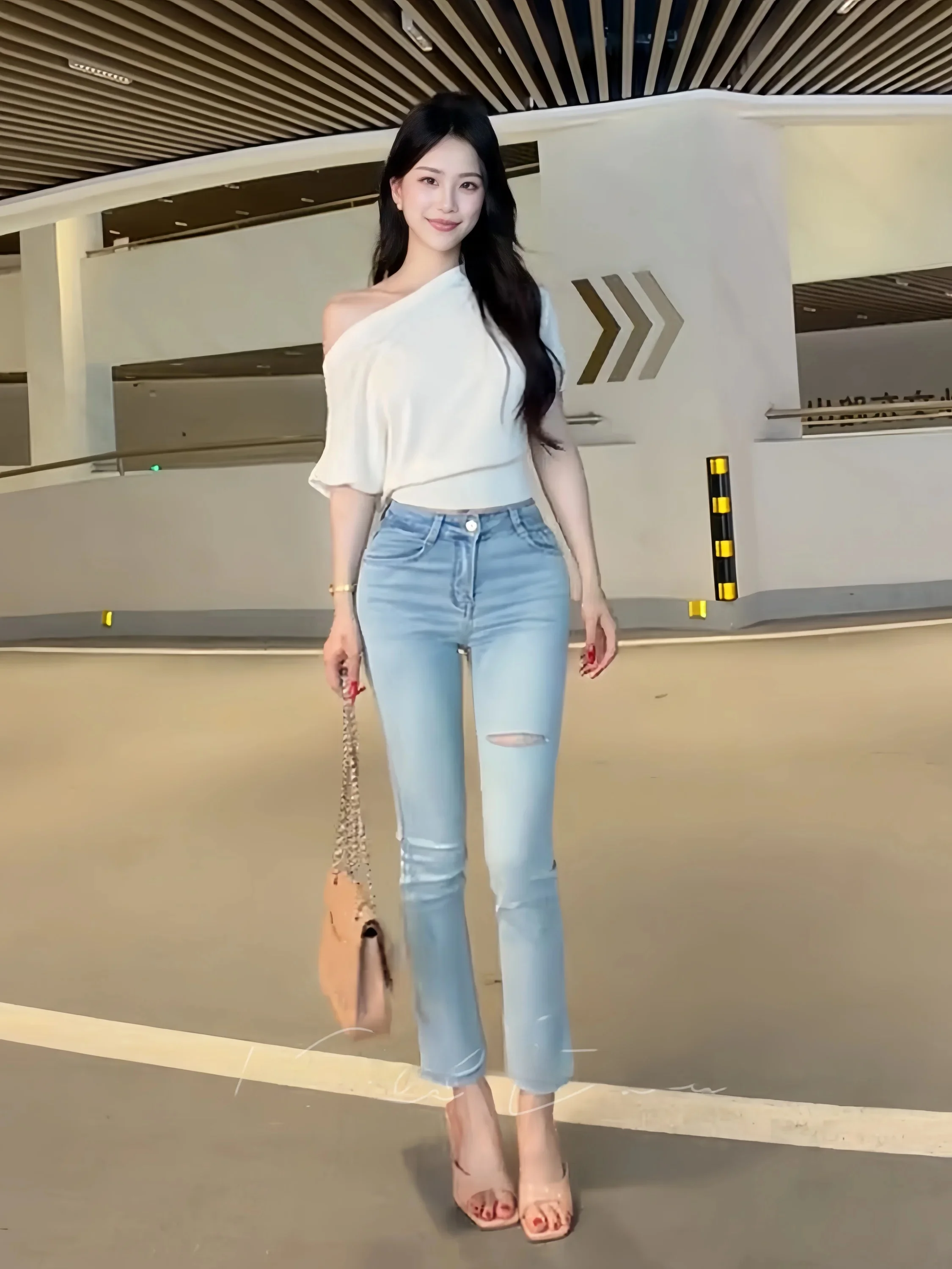 High Waist Stretchy Denim Jeans Women's Distressed Wash Slim Fit Butt Lifting Korean Style Summer Cotton Stretch Jeans
High Waist Stretchy Denim Jeans Women's Distressed Wash Slim Fit Butt Lifting Korean Style Summer Cotton Stretch Jeans