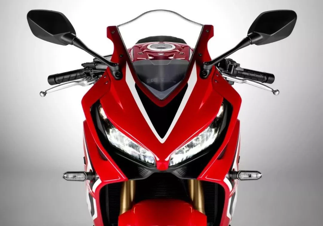 For Thailand original factory imported new CBR650R original LED headlight assembly, front face, front lighting,
For Thailand original factory imported new CBR650R original LED headlight assembly, front face, front lighting,