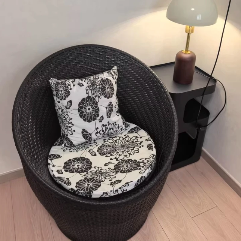 Old Style imitation rattan Egg Chair Iron Frame Single Sofa Balcony Leisure Bird's Nest Chair PE Rattan Weaving Home Furniture
Old Style imitation rattan Egg Chair Iron Frame Single Sofa Balcony Leisure Bird's Nest Chair PE Rattan Weaving Home Furniture