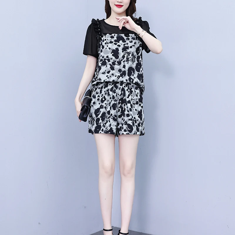 Summer Two-piece Set For Women Ruffle Chiffon T-shirt Tops And Shorts Female Large Size Casual Casual Vintage Leopard Print Suit
Summer Two-piece Set For Women Ruffle Chiffon T-shirt Tops And Shorts Female Large Size Casual Casual Vintage Leopard Print Suit