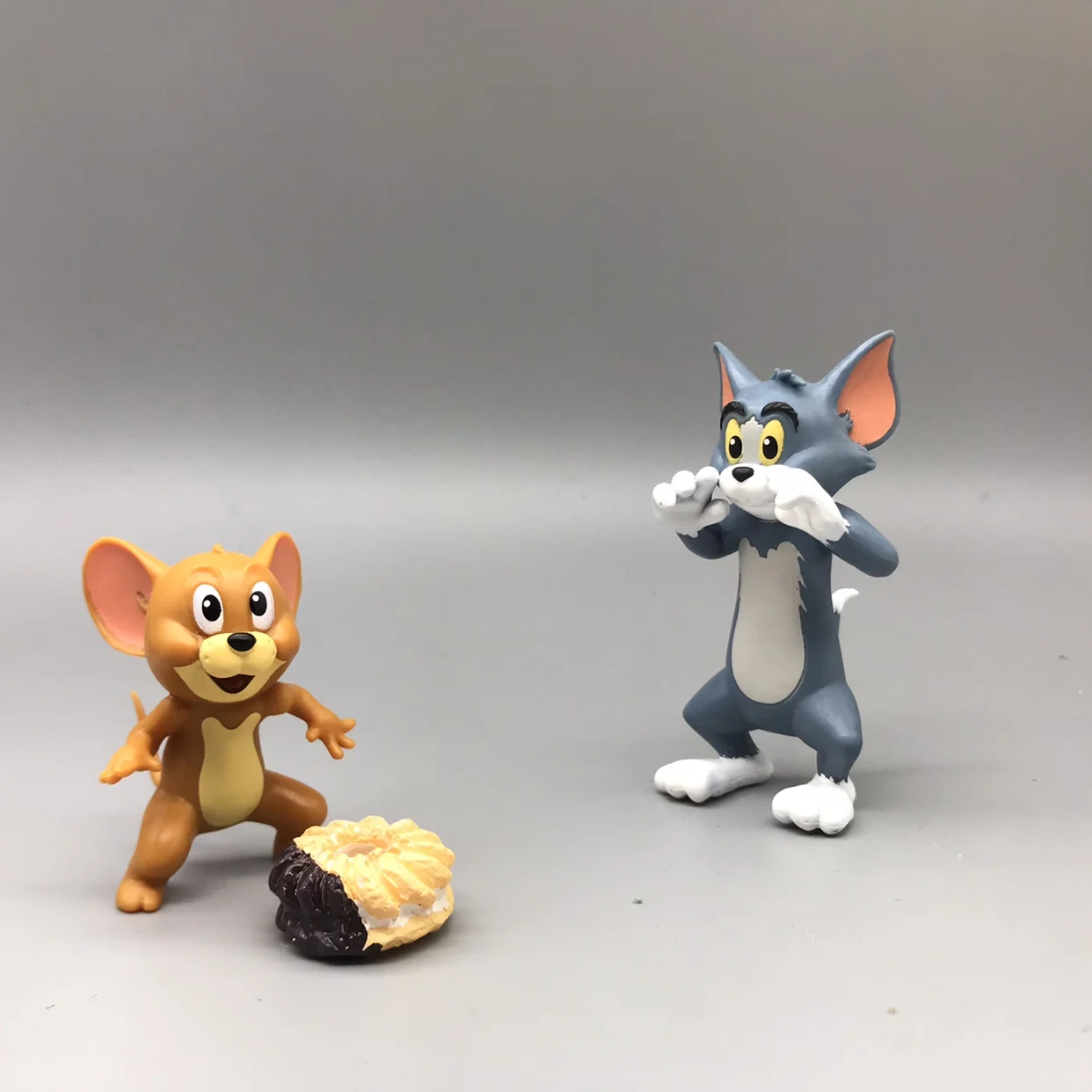 Anime Toms and Jerrys Action Figures Classic Cartoon Cat Mouse Model Toys Cute Desktop Ornaments Collectible Toy Children's Gift
Anime Toms and Jerrys Action Figures Classic Cartoon Cat Mouse Model Toys Cute Desktop Ornaments Collectible Toy Children's Gift