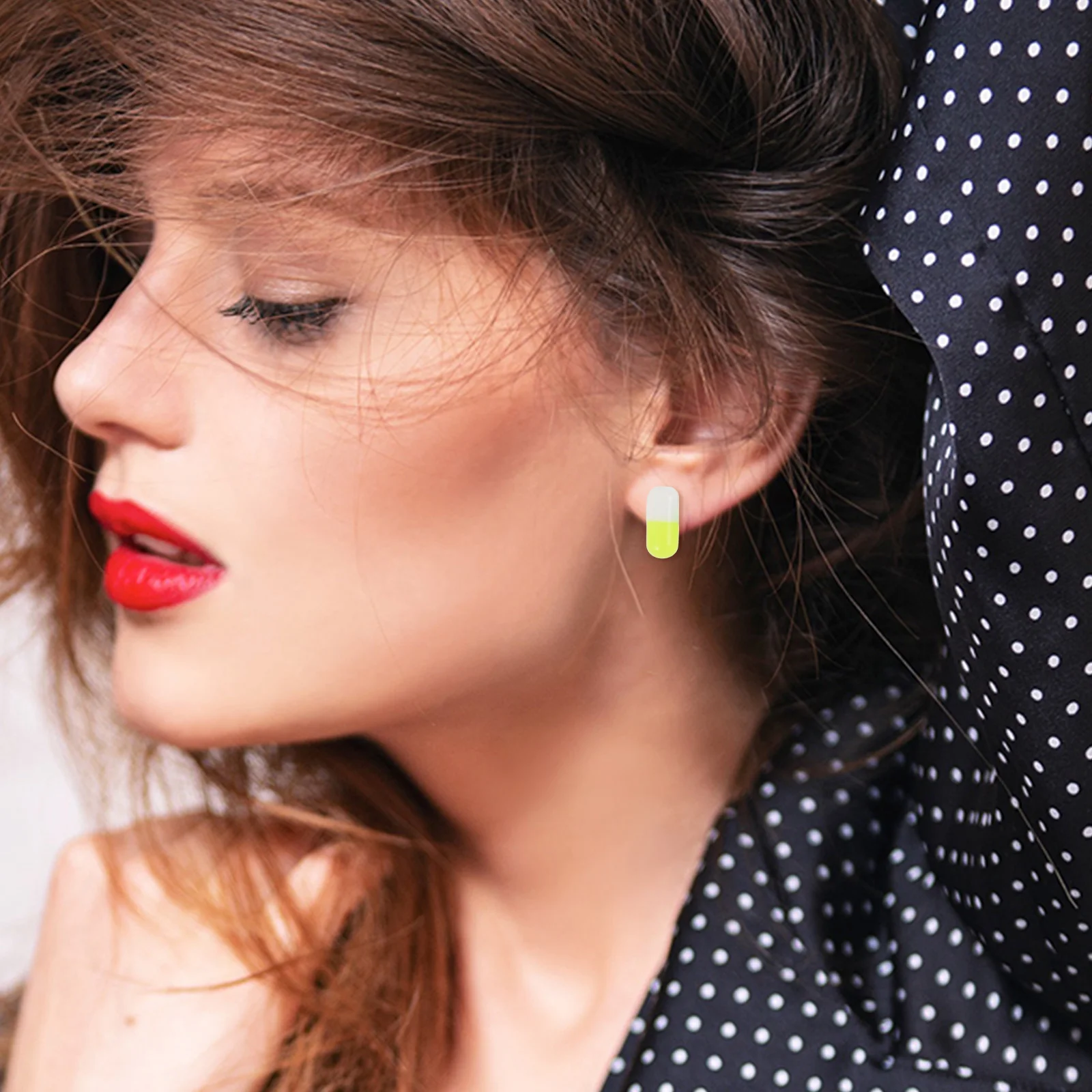 100Pcs Ear Stud Accessories Resin Capsule DIY Earrings Material Light Smooth Edge Jewelry Decors for Women DIY Crafting Gifts
100Pcs Ear Stud Accessories Resin Capsule DIY Earrings Material Light Smooth Edge Jewelry Decors for Women DIY Crafting Gifts