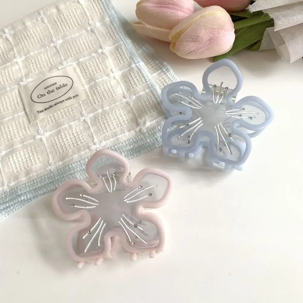 Rhinestone Flower Hair Claw Cherry Blossom Hairpin Acetic Acid Flower Shark Clip Headwear Geometry Transparent Hair Clip Girls
Rhinestone Flower Hair Claw Cherry Blossom Hairpin Acetic Acid Flower Shark Clip Headwear Geometry Transparent Hair Clip Girls