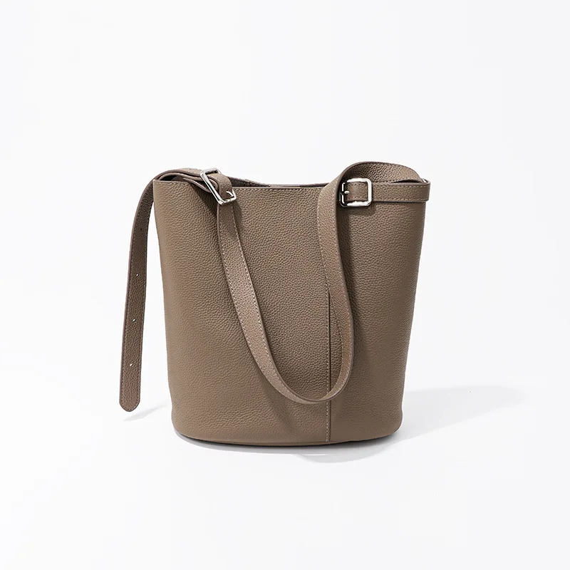 Women Genuine Leather Bucket Handbags Female Simple Composite Bags Large Vintage Girls Luxury Crossbody Messenger Bag Desinger
Women Genuine Leather Bucket Handbags Female Simple Composite Bags Large Vintage Girls Luxury Crossbody Messenger Bag Desinger