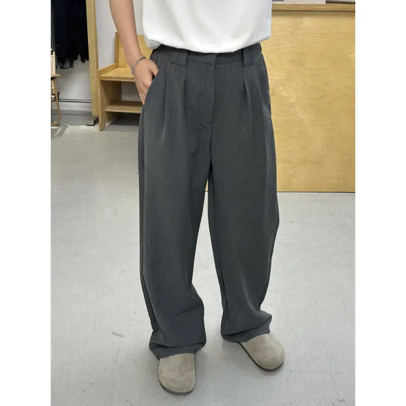 Широкие повседневные брюки для мужчин, свободный крой, драпированные прямые брюки, осенние модные облегающие длинные брюки, повседневные стильные брюки
Широкие повседневные брюки для мужчин, свободный крой, драпированные прямые брюки, осенние модные облегающие длинные брюки, повседневные стильные брюки