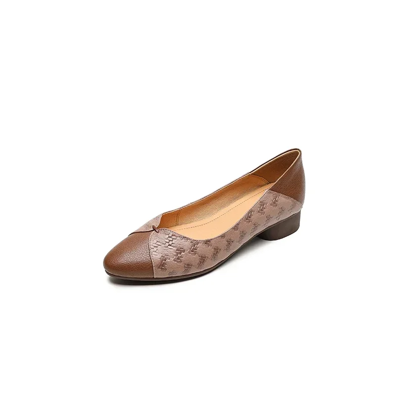 Leather Women's Shoes New Sheepskin Color Matching Soft Leather Soft Sole Light Mouth Single Shoes Pointed Comfortable Largesize
Leather Women's Shoes New Sheepskin Color Matching Soft Leather Soft Sole Light Mouth Single Shoes Pointed Comfortable Largesize