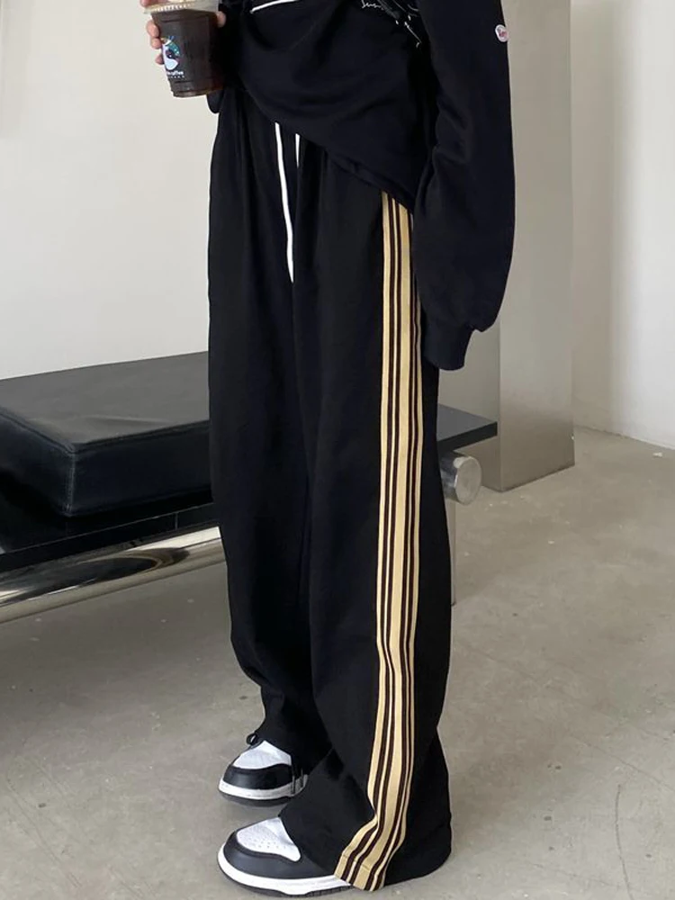 Zoki Harajuku Oversize 4Xl Black Sweatpants Women Streetwear Fashion Striped High Waist Wide Leg Pants Korean Casual Trousers
Zoki Harajuku Oversize 4Xl Black Sweatpants Women Streetwear Fashion Striped High Waist Wide Leg Pants Korean Casual Trousers