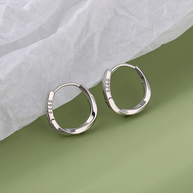 Simple 925 Sterling Silver Round Earrings For Women Trendy Temperament Circle Hoops Earring Party Wedding Jewelry Holiday Gifts
Simple 925 Sterling Silver Round Earrings For Women Trendy Temperament Circle Hoops Earring Party Wedding Jewelry Holiday Gifts