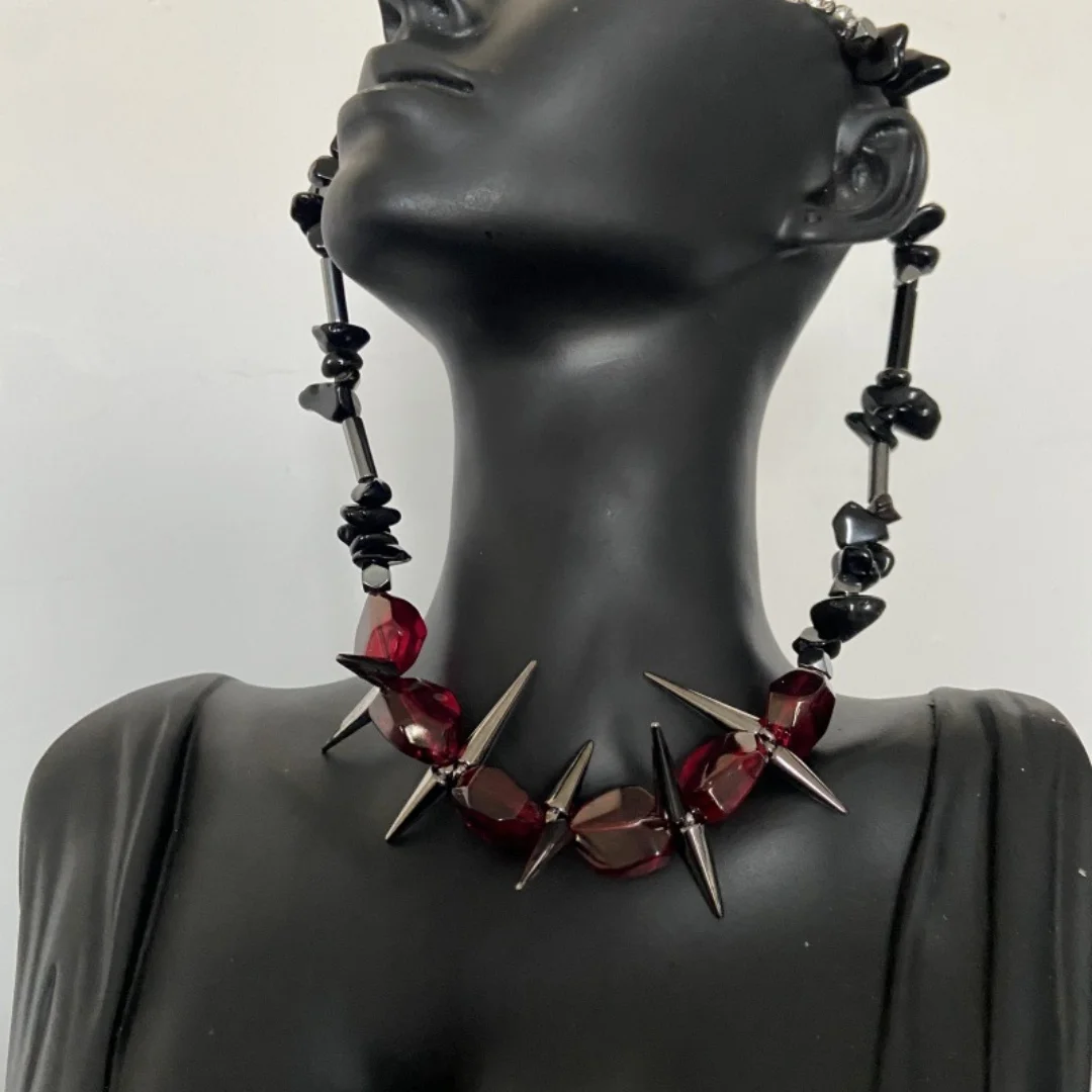 DUTRIEUX Y2K Punk Exaggerated Irregular Necklace Red Stone Splicing Rivet Choker Women Men Neo-Gothic Clavicle Chain Jewelry 
DUTRIEUX Y2K Punk Exaggerated Irregular Necklace Red Stone Splicing Rivet Choker Women Men Neo-Gothic Clavicle Chain Jewelry
