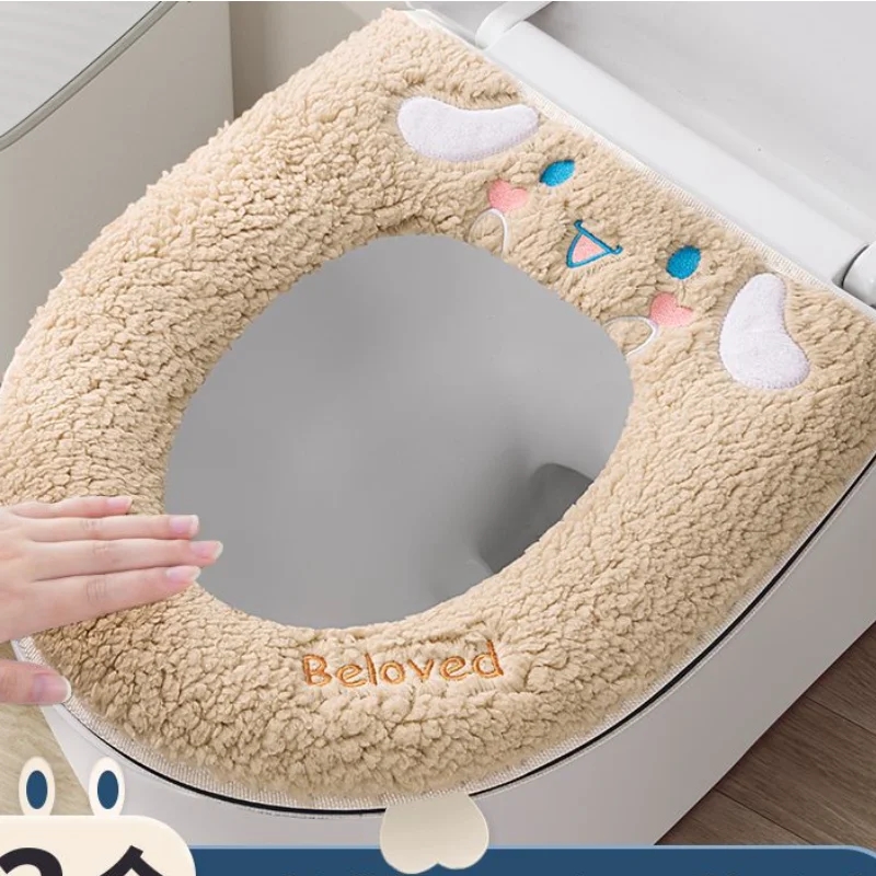 Sanrio милый флисовый коврик для унитаза Cinnamoroll, домашняя молния, популярный мультфильм, всесезонный утолщенный водонепроницаемый коврик для унитаза с сердечком для девочек
Sanrio милый флисовый коврик для унитаза Cinnamoroll, домашняя молния, популярный мультфильм, всесезонный утолщенный водонепроницаемый коврик для унитаза с сердечком для девочек