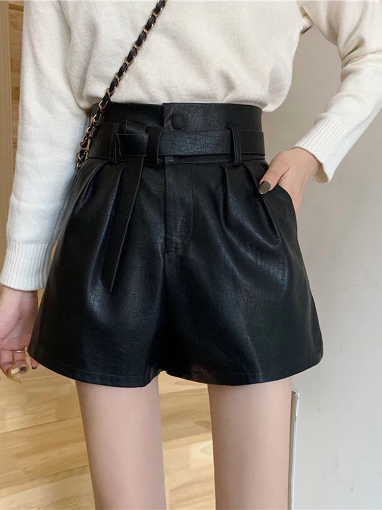 Autumn Winter Women's Faux PU Leather Shorts with Belted 2023 New High Waist Ladies Elegant Short Trousers Pocket Female
Autumn Winter Women's Faux PU Leather Shorts with Belted 2023 New High Waist Ladies Elegant Short Trousers Pocket Female