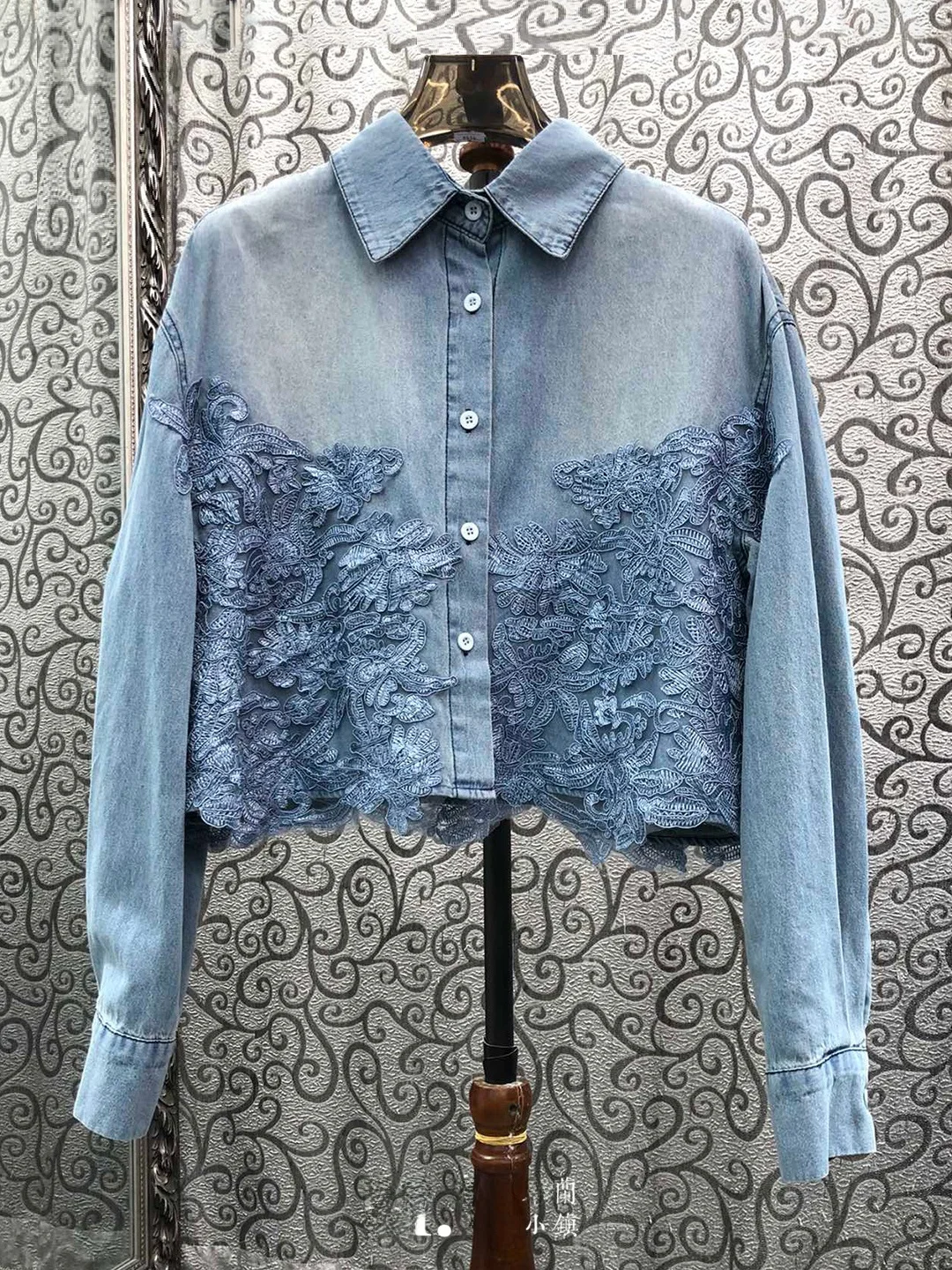 Washed Long Sleeve Lace Patchwork Loose Women's Denim Shirt Milan Small Town Original Design Straight Cut Glittering Summer S...
Washed Long Sleeve Lace Patchwork Loose Women's Denim Shirt Milan Small Town Original Design Straight Cut Glittering Summer S...