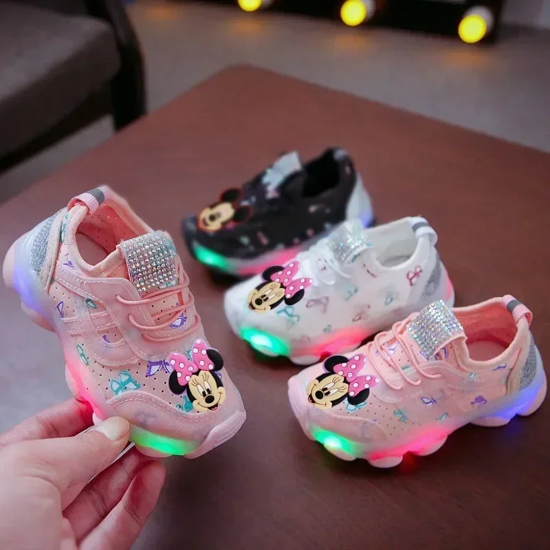 Disney children's cartoon Minnie Mickey soft sole boys and girls casual shoes student sports shoes running light mesh shoes
Disney children's cartoon Minnie Mickey soft sole boys and girls casual shoes student sports shoes running light mesh shoes