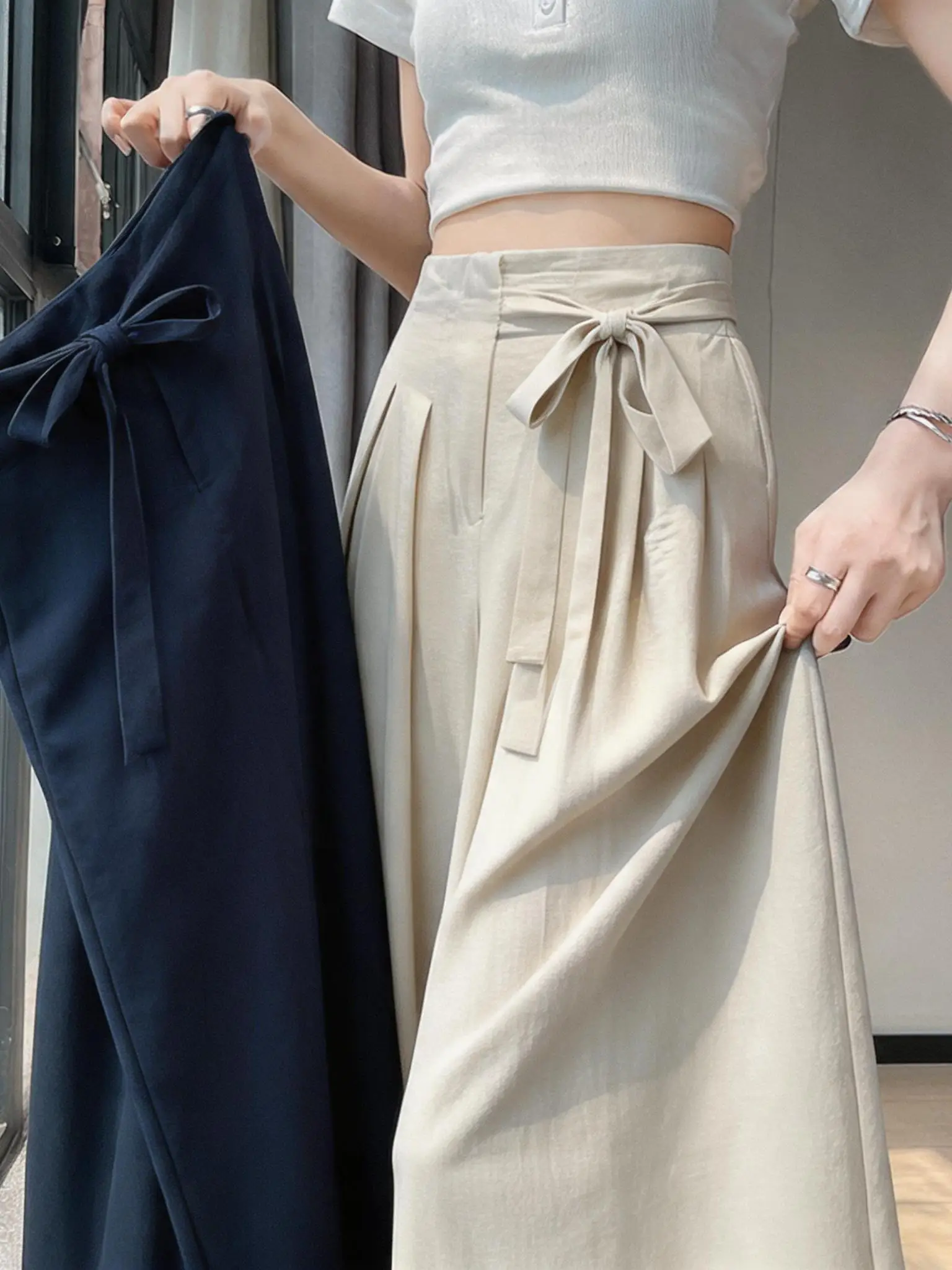High Waist Drapey Thin Casual Pants for plus Size Women Summer Wide Leg Pants Floor Length Trousers Casual Style Pure Color
High Waist Drapey Thin Casual Pants for plus Size Women Summer Wide Leg Pants Floor Length Trousers Casual Style Pure Color