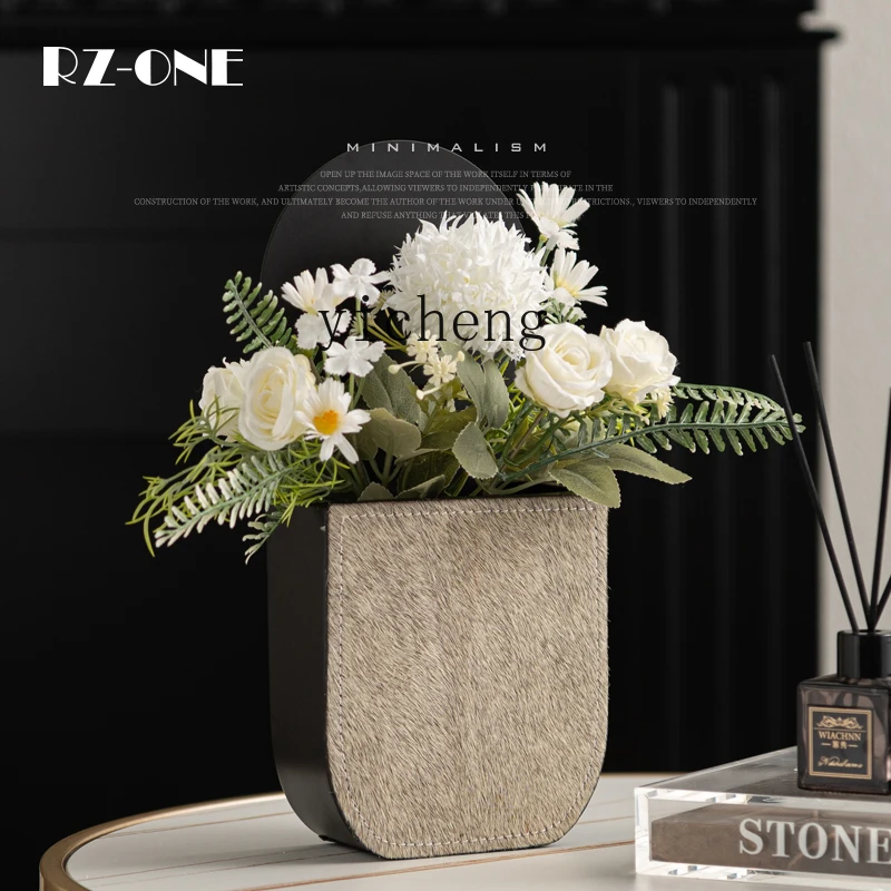 FY Horsehair Leather Metal Vase Flower Arrangement Living Room Flower Arrangement
FY Horsehair Leather Metal Vase Flower Arrangement Living Room Flower Arrangement
