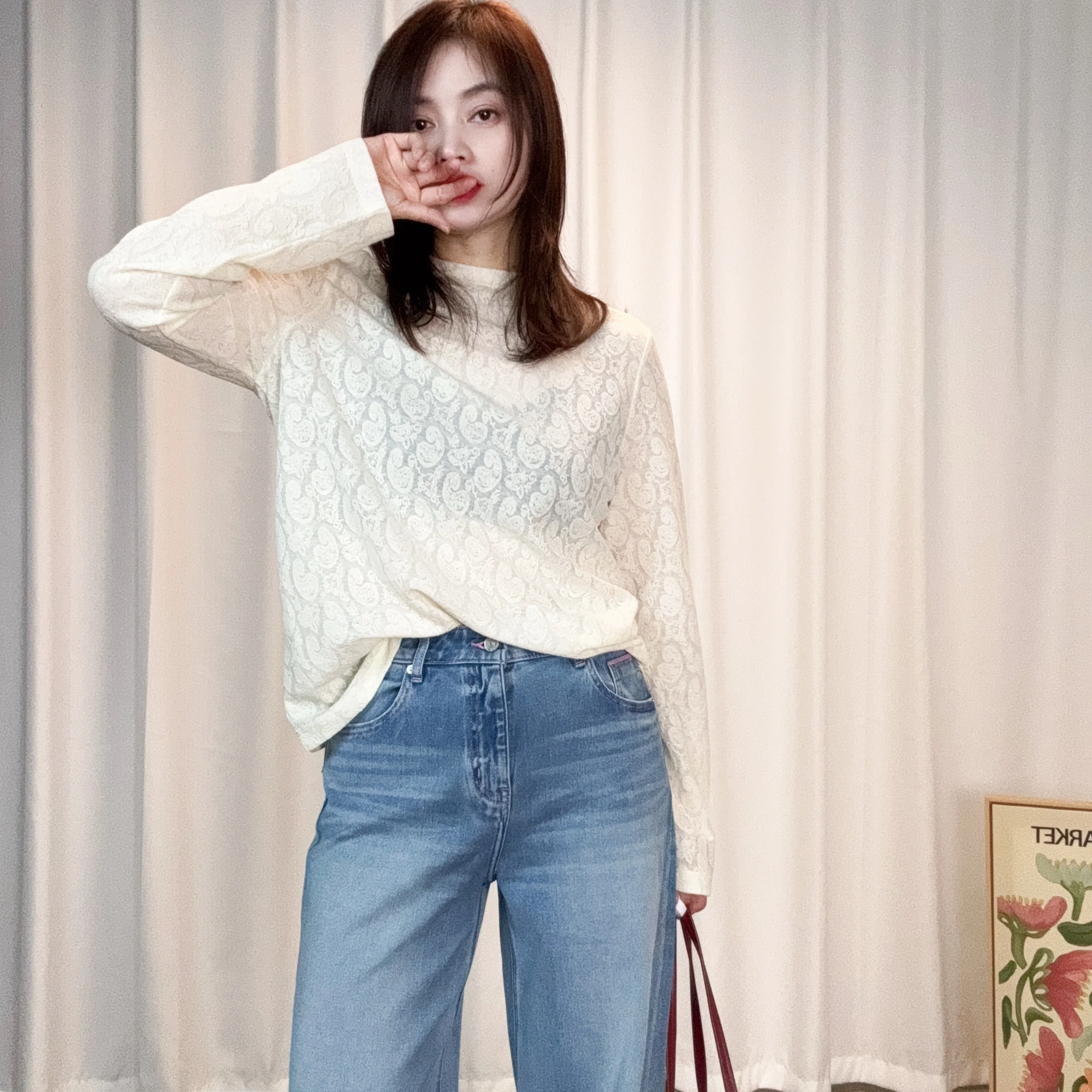 Новая женская шерстяная футболка с кружевом и камелиями, с длинным рукавом, высоким воротником, для ношения под одеждой, в корейском стиле, свободного кроя, однотонная, 2026
Новая женская шерстяная футболка с кружевом и камелиями, с длинным рукавом, высоким воротником, для ношения под одеждой, в корейском стиле, свободного кроя, однотонная, 2026