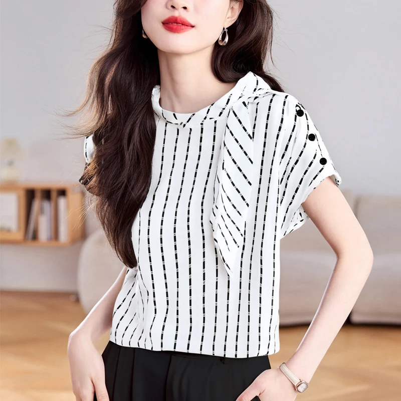 Fashion Short-sleeved Shirt Women's 2025 Spring Summer New Striped Tops Blouse Formal Office Lady Work
Fashion Short-sleeved Shirt Women's 2025 Spring Summer New Striped Tops Blouse Formal Office Lady Work