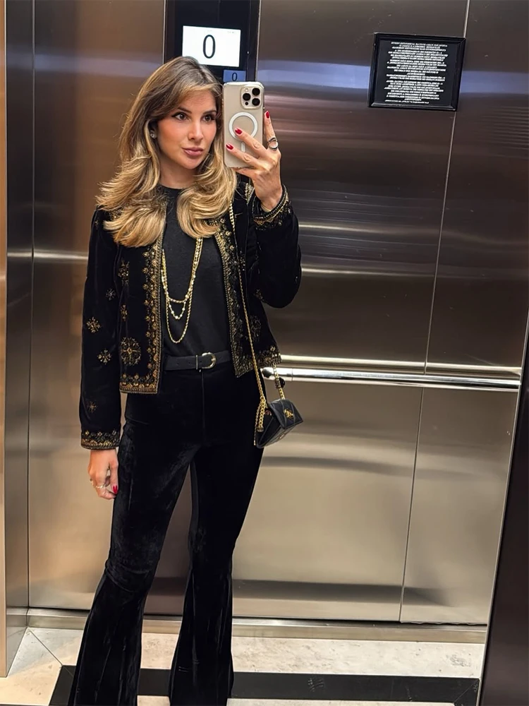 Retro Velvet Beaded Napoleon Jacket Women Casual Full Sleeve Round Neck Short Military Jackets Slim Fit 2026 Lady Street Style
Retro Velvet Beaded Napoleon Jacket Women Casual Full Sleeve Round Neck Short Military Jackets Slim Fit 2026 Lady Street Style